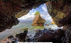 Pantai Padang Padang Bali