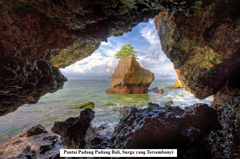 Pantai Padang Padang Bali